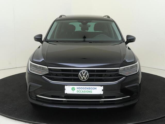 Volkswagen TIGUAN 1.4 TSI eHybrid Life | Panoramadak | Achteruitrijcamera | 3-zone airco | Adaptieve cruise control | CarPlay | Navigatie | Stoel- en stuurwielverwarming |