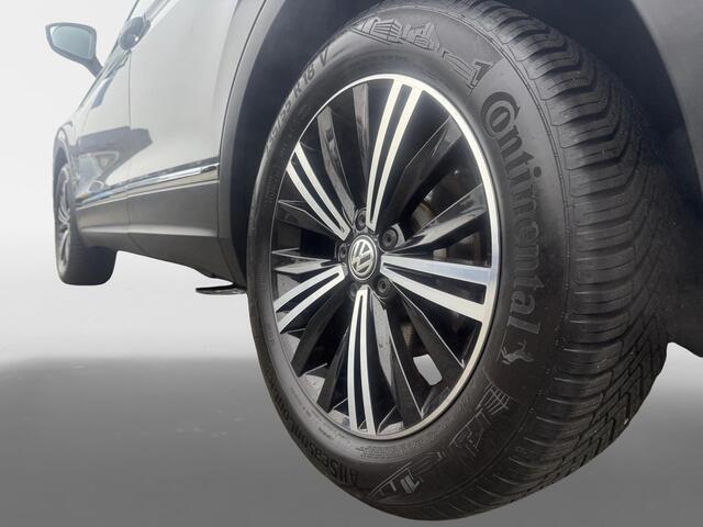 Volkswagen TIGUAN 1.5 TSI ACT Highline Business R | Automaat | Digital Dashboard | Trekhaak | Stoelverwarming | Apple Carplay/Android Auto | Camera | Parkeersensoren |