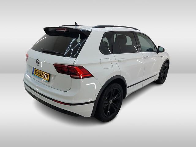 Volkswagen TIGUAN 1.5 TSI ACT Highline R-LINE BLACK STYLE | PANO | LED | DYNAUDIO | NAVI | ECC | ACC