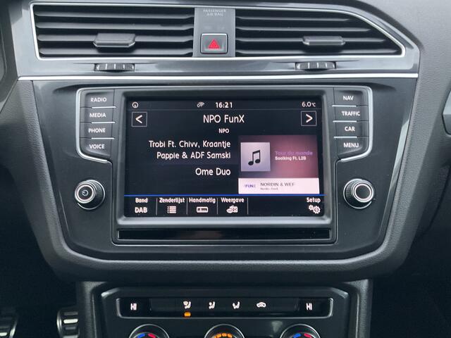 Volkswagen TIGUAN 2.0 TDI R-Line Connected Series Leer Stoelverw. Trekhaak 2000kg