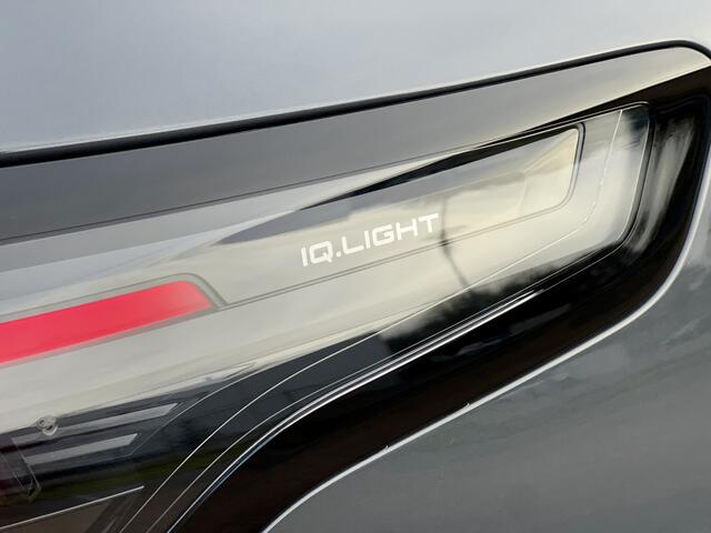 Volkswagen TIGUAN 1.5 eHybrid R-Line Edition | Black Style | Panoramadak | Elektrische Trekhaak | 20" Lichtmetaal | Head-Up Display | Massage Stoelen | Dodehoeksensor | Lane Assist | Sportstoelen |