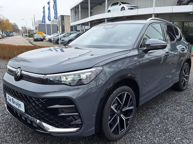 Volkswagen TIGUAN Hybrid 272pk DSG R-Line (Pano,Trekhaak,Camera,Navi)