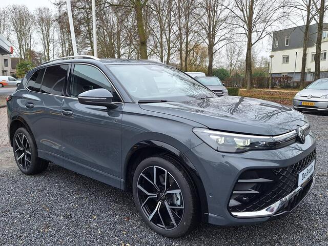 Volkswagen TIGUAN Hybrid 272pk DSG R-Line (Pano,Trekhaak,Camera,Navi)