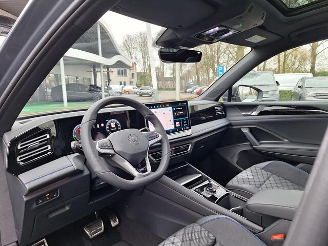 Volkswagen TIGUAN Hybrid 272pk DSG R-Line (Pano,Trekhaak,Camera,Navi)