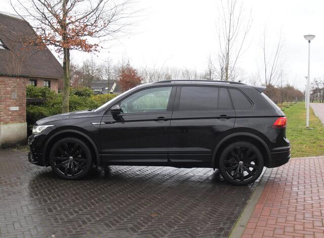 Volkswagen TIGUAN 1.5 TSI R-Line Business+ | Black Style | Sfeerverlichting | Leer | Virtual Cockpit | Apple Carplay | NL-Auto |