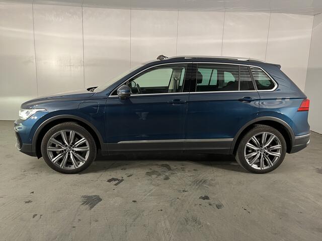 Volkswagen TIGUAN 1.4 TSI eHybrid Elegance / AUTOMAAT/ PANO/ TREKHAAK/ DIGITAL DASH/ CRUISE/ CLIMA/ STOELVERWARMING/ NAVI/ APP-CONNECT/ PARK. SENSOREN + CAMERA