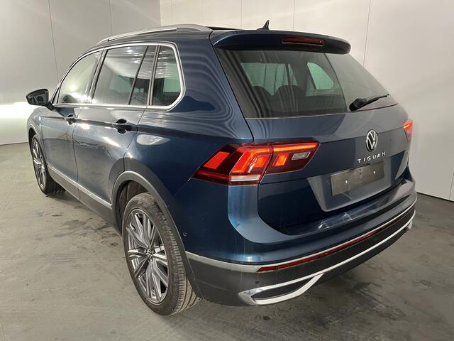 Volkswagen TIGUAN 1.4 TSI eHybrid Elegance / AUTOMAAT/ PANO/ TREKHAAK/ DIGITAL DASH/ CRUISE/ CLIMA/ STOELVERWARMING/ NAVI/ APP-CONNECT/ PARK. SENSOREN + CAMERA