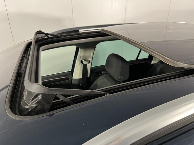 Volkswagen TIGUAN 1.4 TSI eHybrid Elegance / AUTOMAAT/ PANO/ TREKHAAK/ DIGITAL DASH/ CRUISE/ CLIMA/ STOELVERWARMING/ NAVI/ APP-CONNECT/ PARK. SENSOREN + CAMERA