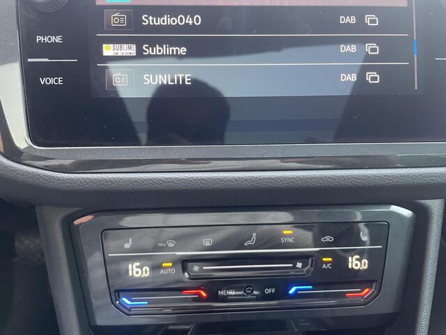 Volkswagen TIGUAN 1.5 TSI 150pk DSG Life Panoramadak Navigatie d.m.v. Apple Carplay Android Auto Parkeersensoren Adaptive Cruise Control Stoel- en stuurverwarming Ledverlichting Getinte ramen Climate Control