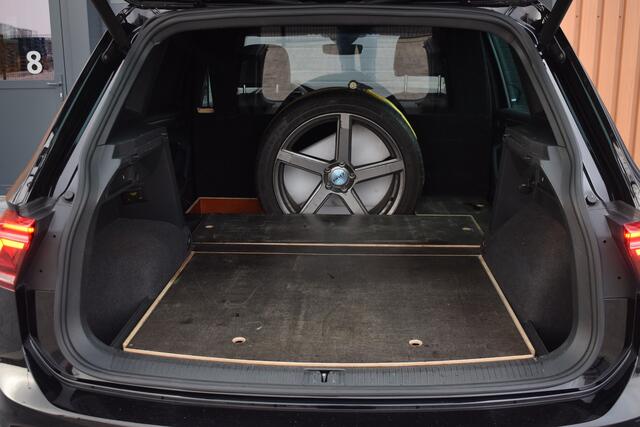 Volkswagen TIGUAN 2.0 TDI 200pk DSG 4-Motion R-line | Grijs kenteken |