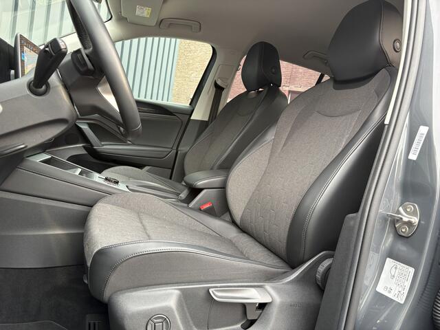 Volkswagen TIGUAN 1.5 eTSI Life Edition | Trekhaak wegkl. | Side Assist | Camera | Stuur & Stoel verw. | Prijs Rijklaar!!