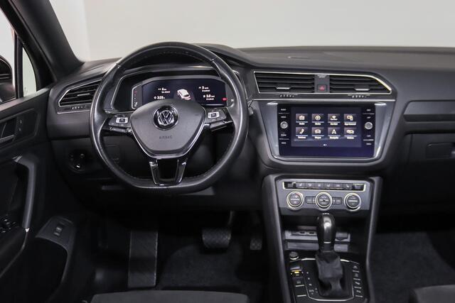 Volkswagen TIGUAN Allspace 1.5 TSI Highline R-line 7-Persoons Panoramadak, LED, ACC, Massagestoelen