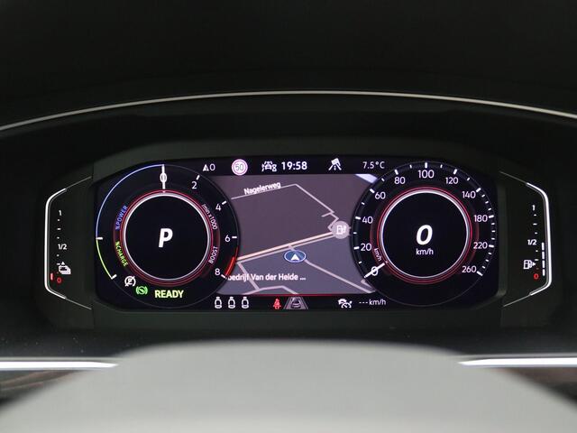 Volkswagen TIGUAN 1.4 TSI eHybrid R-Line Business+ 245PK DSG SOH 91%, Trekhaak, Black Style, 19" LM Velgen, Keyless, Stoel-Stuurverwarming