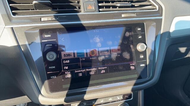 Volkswagen TIGUAN 1.4 TSI Comfortline Business R R-LINE / PANORAMADAK / FULL LED / CARPLAY / NAVI / CLIMA / PDC / BLUETOOTH / CRUISE / ACC / NL-AUTO
