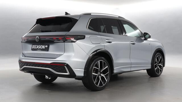 Volkswagen TIGUAN 1.5 eTSI 150pk R-Line Business DSG / Trekhaak / Navigatie / Camera / Acc / Demonstratieauto