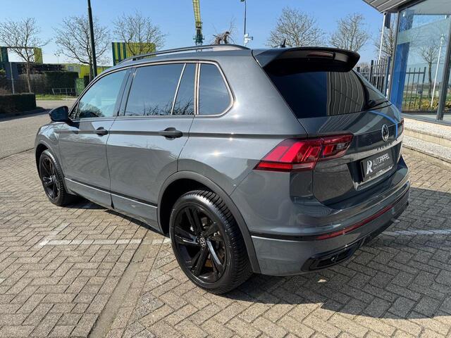 Volkswagen TIGUAN 1.4 TSI eHybrid R-Line | Trekhaak | Camera 360 | IQ.Light | Black Style | LMV19" | 1e eig. | Mooi!