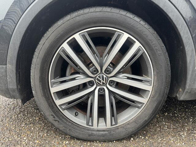 Volkswagen TIGUAN 1.4 TSI eHybrid Business+ // PANO SCHUIF-DAK // IQ-Light // ADAPTIVE CRUISE // AFN. TREKHAAK // ELEK. ACHTERKLEP // PDC V+A //