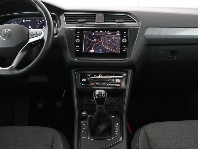 Volkswagen TIGUAN 1.5 TSI Life Business | Panoramadak | Trekhaak | Camera | Virtual Cockpit | Park Assist | Adaptive cruise | Navigatie | Keyless | Full LED | Carplay |