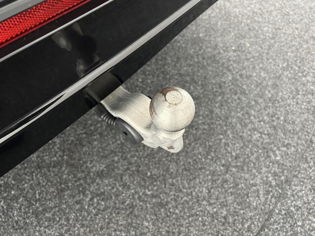 Volkswagen TIGUAN 1.5 TSI 150pk DSG 2x R-Line Black Style Trekhaak Camera Navigatie Virtual Cockpit Panoramadak