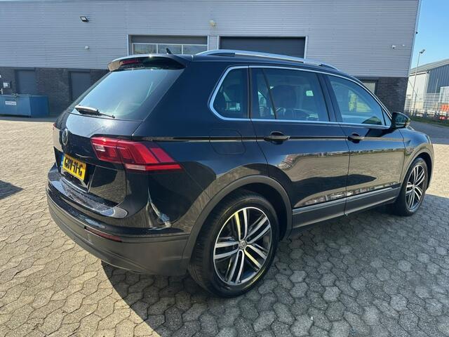 Volkswagen TIGUAN 1.4 TSI Comfortline, LED, Carplay, 19 Inch, Stoelverw. Adaptive