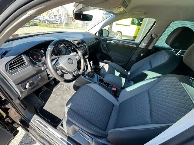 Volkswagen TIGUAN 1.4 TSI Comfortline, LED, Carplay, 19 Inch, Stoelverw. Adaptive