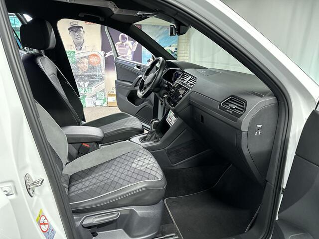 Volkswagen TIGUAN 1.5 TSI R-Line Business+ Automaat | Trekhaak | IQ Light
