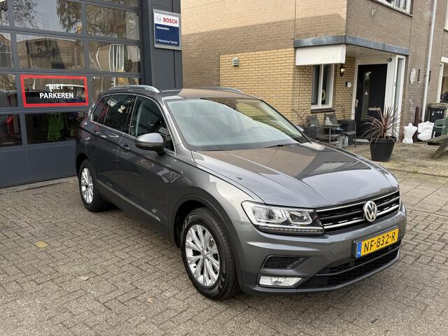 Volkswagen TIGUAN 1.4 TSI Connected Series / Airco clima/ navigatie/ Cruise/ Apple carplay/ PDC/ Elektrische trekhaak/ LMV/ LED