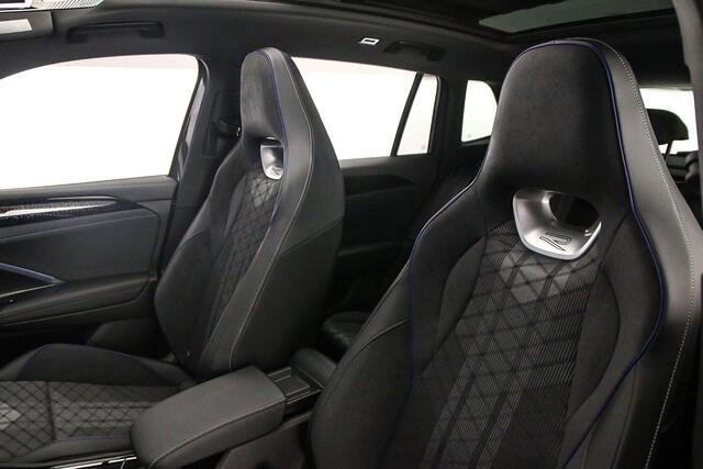 Volkswagen TIGUAN R-Line Edition 1.5 TSI eHybrid 272pk DSG Automaat Trekhaak, Panoramadak, Black Style, Adaptive cruise control, Elektrische achterklep, Achteruitrijcamera