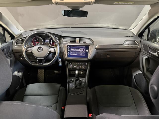 Volkswagen TIGUAN 1.5 TSI ACT Comfortline Business | Pano | Trekhaak | Massage | Apple Carplay
