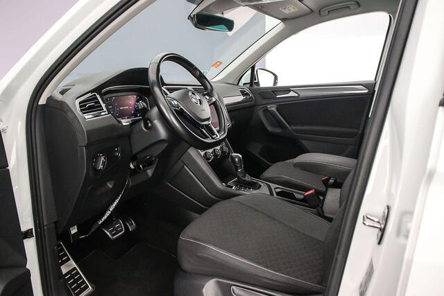 Volkswagen TIGUAN Highline Business R 1.5 TSI 150pk DSG Automaat Panoramadak, Adaptive cruise control, Achteruitrijcamera, Verwarmde voorruit, Elektrische achterklep