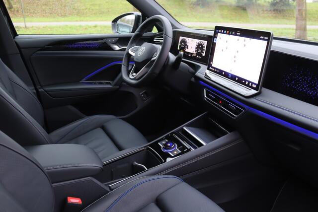 Volkswagen TIGUAN 1.5 eHybrid 272pk R-Line Black Style Pano/Leder/IQ.Light HD/360/Headup/HK/Keyless/ACC/DCC/Elek. stoelen/Dodehoek/20"/Trekhaak wegkl.