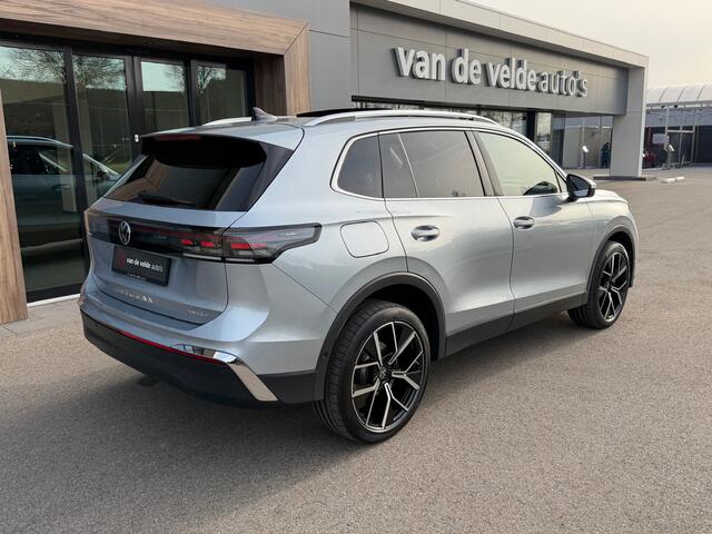 Volkswagen TIGUAN 1.5 eHybrid Elegance | Panoramadak | IQ light | 20 inch velgen | Trekhaak | 360 Camera | Rijklaar incl. garantie