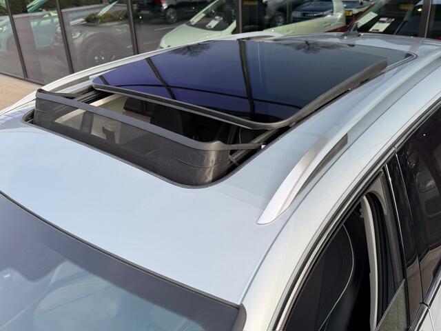 Volkswagen TIGUAN 1.5 eHybrid Elegance | Panoramadak | IQ light | 20 inch velgen | Trekhaak | 360 Camera | Rijklaar incl. garantie