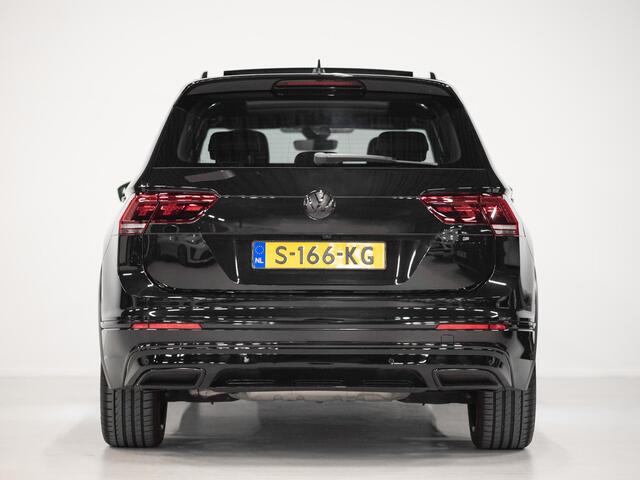 Volkswagen TIGUAN 2.0 TSI 4Motion Black Edition Pano ACC Trekhaak