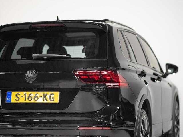 Volkswagen TIGUAN 2.0 TSI 4Motion Black Edition Pano ACC Trekhaak