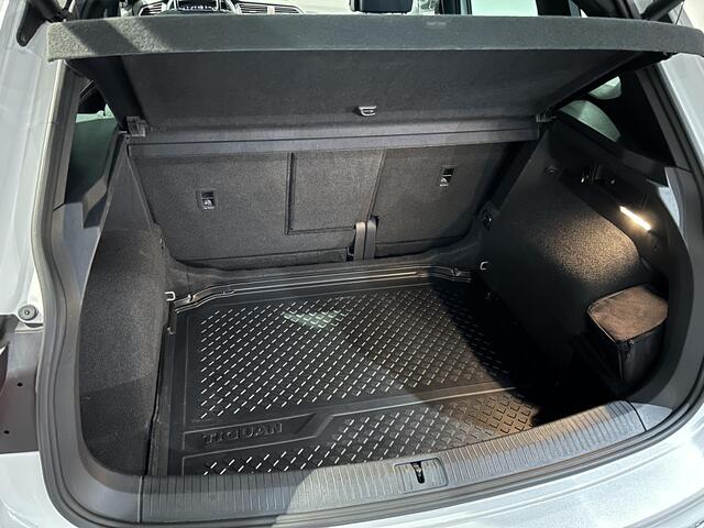 Volkswagen TIGUAN 1.5 TSI ACT Highline Business R | Panoramadak | Massage | Adaptieve cruise control | Stoelverwarming |