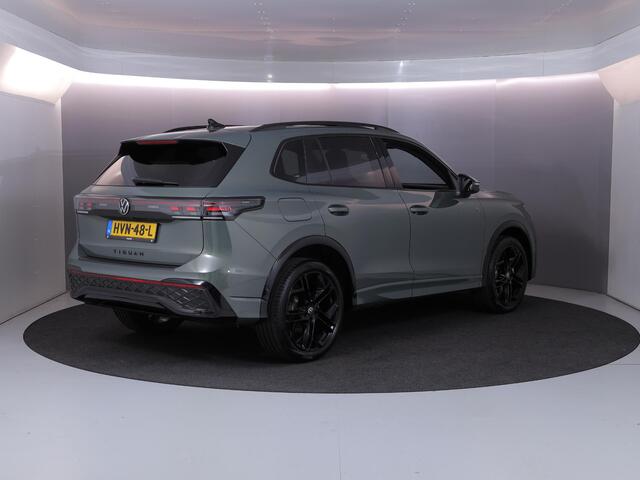 Volkswagen TIGUAN 1.5 eHybrid R-Line Edition 204 pk Automaat (DSG) | Verlengde garantie | Navigatie | Panoramadak | Trekhaak (wegklapbaar) | Parkeersensoren (Park assist) | Rondomzicht camera | Stoelverwarming v/a | R-Line |