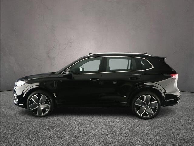 Volkswagen TIGUAN 1.5 eHybrid R-Line Edition 272pk DSG Automaat, Panoramadak, Trekhaak, Adaptive cruise control, Achteruitrijcamera, Stoelverwarming, Stuurwiel verwarmd, Elektrische achterklep