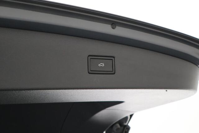 Volkswagen TIGUAN 1.5 TSI 150pk DSG 2x R-Line Black Style Trekhaak Camera Stoelverwarming V+A Head-Up Panoramadak Navigatie