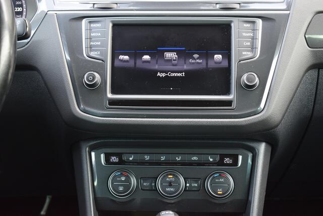 Volkswagen TIGUAN 1.4 TSi 150pk Automaat Highline R-Line Adap. LED | Virtual | Zwart Leder | Keyless | Trekhaak | Full Map Navi