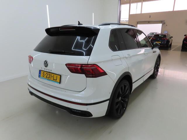 Volkswagen TIGUAN 1.5 TSI 150pk R-Line DSG Business PANO Origineel NL 1e Eigenaar