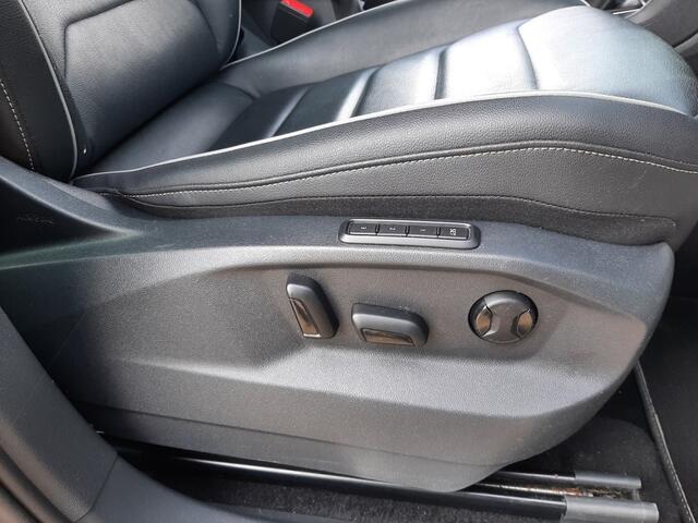 Volkswagen TIGUAN 1.5 TSi 150pk R-LINE BTW-AUTO IQ-LIGHT Elek.-Trekhaak Panoramadak Navigatie Leer Adap.cruise-control