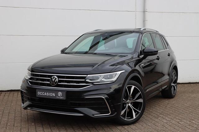 Volkswagen TIGUAN 1.5 TSI R-Line Business+ | Panorama dak | Camera | Carplay | Keyless