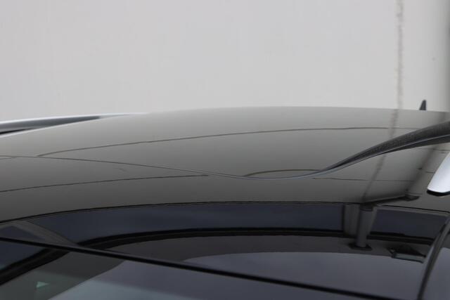 Volkswagen TIGUAN 1.5 TSI R-Line Business+ | Panorama dak | Camera | Carplay | Keyless