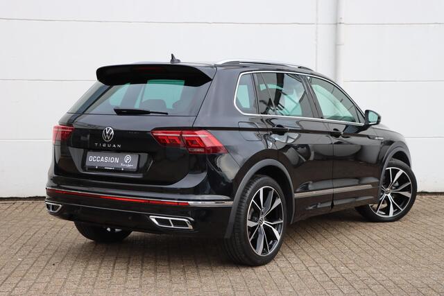 Volkswagen TIGUAN 1.5 TSI R-Line Business+ | Panorama dak | Camera | Carplay | Keyless