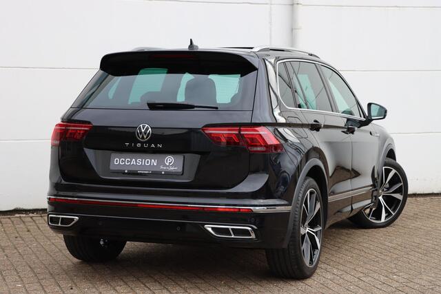 Volkswagen TIGUAN 1.5 TSI R-Line Business+ | Panorama dak | Camera | Carplay | Keyless