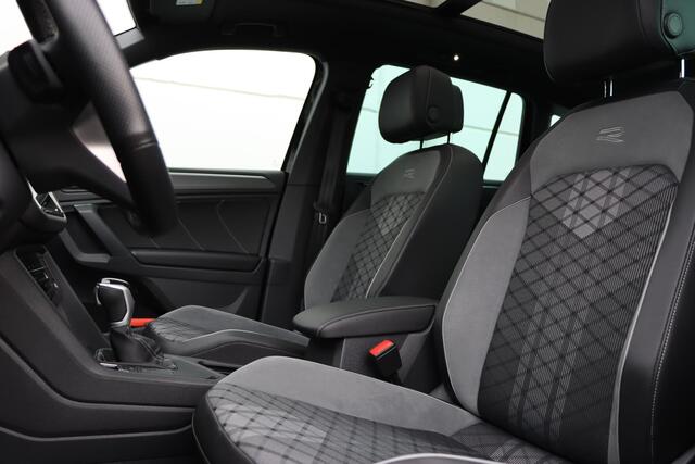 Volkswagen TIGUAN 1.5 TSI R-Line Business+ | Panorama dak | Camera | Carplay | Keyless