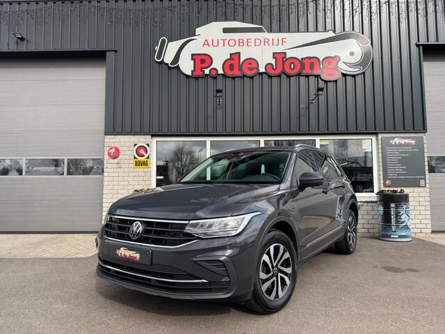 Volkswagen TIGUAN 1.4 TSI eHybrid Active uitvoering Trekhaak Stoelverwarming Stuurverwarming Carplay