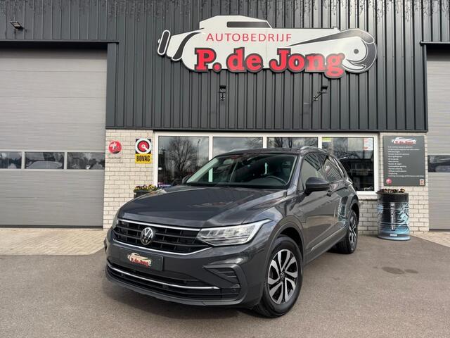 Volkswagen TIGUAN 1.4 TSI eHybrid Active uitvoering Trekhaak Stoelverwarming Stuurverwarming Carplay