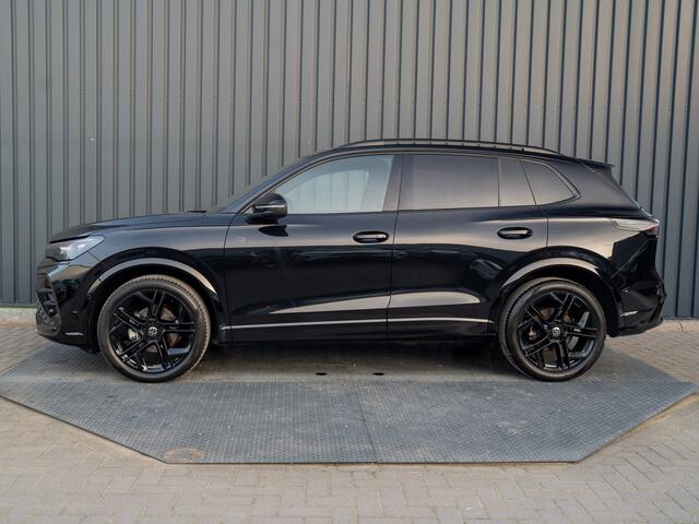 Volkswagen TIGUAN 1.5 eTSI R-Line Edition | 360 Camera | 20'' | Black Style | Side Assist | Elk. A-klep | Prijs Rijklaar!!